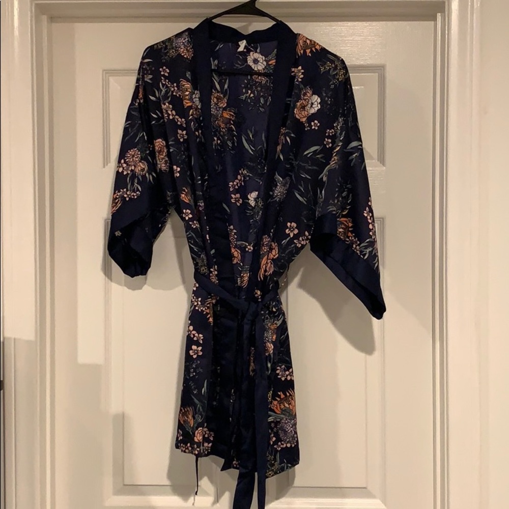 •Cotton On• Luxury Bath Robe